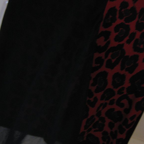 Anne Klien Leopard Print Sleeveless V-neck Red/Black Blouse - Picture 2 of 4